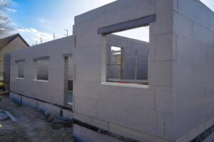 découvrez les spécificités et avantages des murs des maisons phenix pour faire un choix éclairé et construire une maison solide, esthétique et durable.