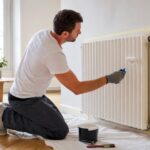 découvrez notre guide pratique pour peindre un radiateur et réussir votre peinture facilement. astuces, matériel nécessaire et étapes détaillées pour un résultat parfait.
