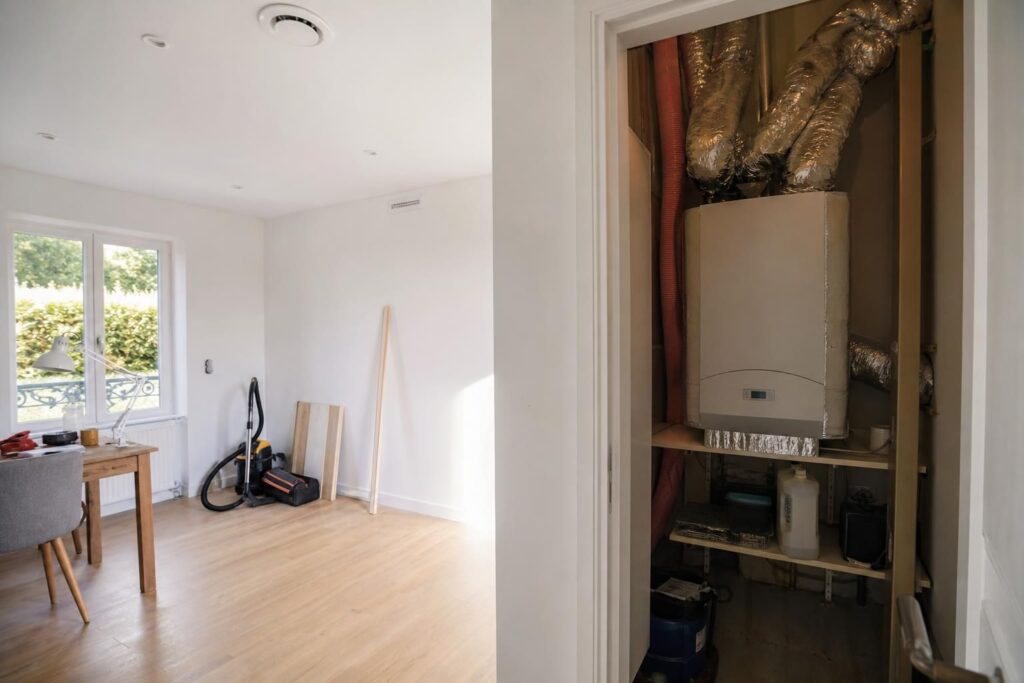 découvrez comment choisir entre une vmc et une vmi pour assurer une ventilation optimale et efficace de votre maison, afin de garantir un air intérieur sain et confortable.