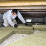découvrez pourquoi il est essentiel d'isoler son vide sanitaire et comment choisir le bon isolant pour améliorer le confort et l'efficacité énergétique de votre maison.