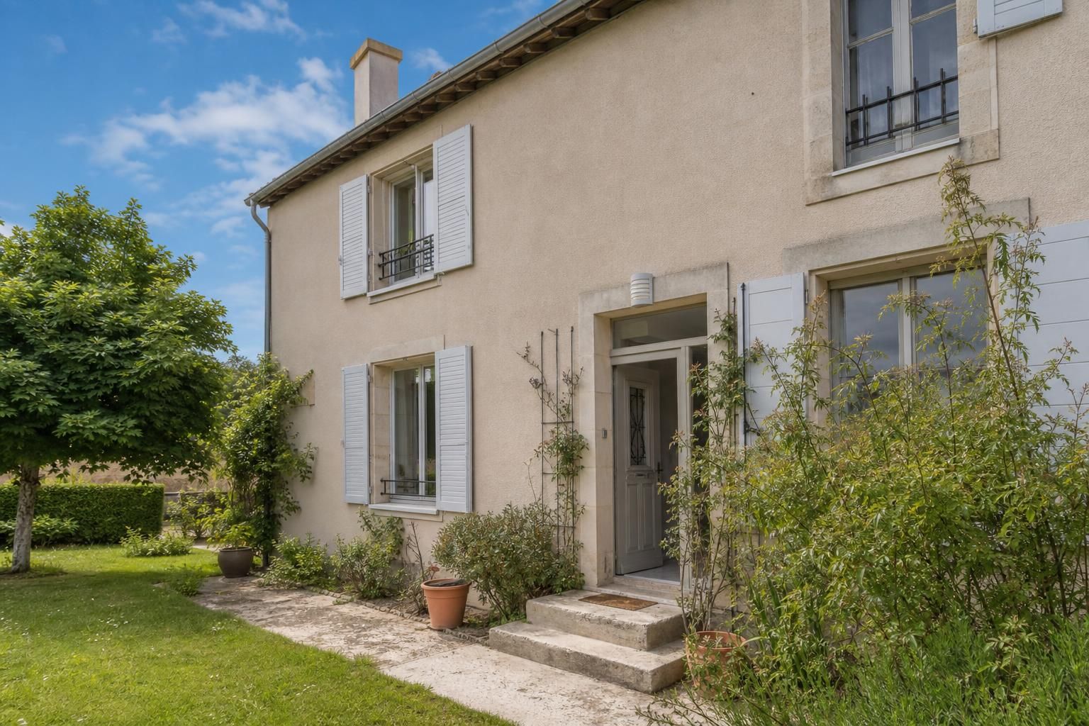 découvrez notre guide complet pour louer une maison entre particuliers en toute confiance. conseils pratiques, démarches et astuces pour réussir votre location en toute sérénité.