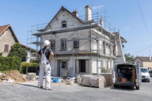 découvrez tout ce qu'il faut savoir sur la caution bancaire chantier : définition, fonctionnement, avantages et conseils pour sécuriser vos projets de construction.